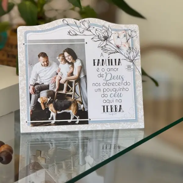 Porta-Retrato Decorativo Família: Fé e Amor em Suas Memórias