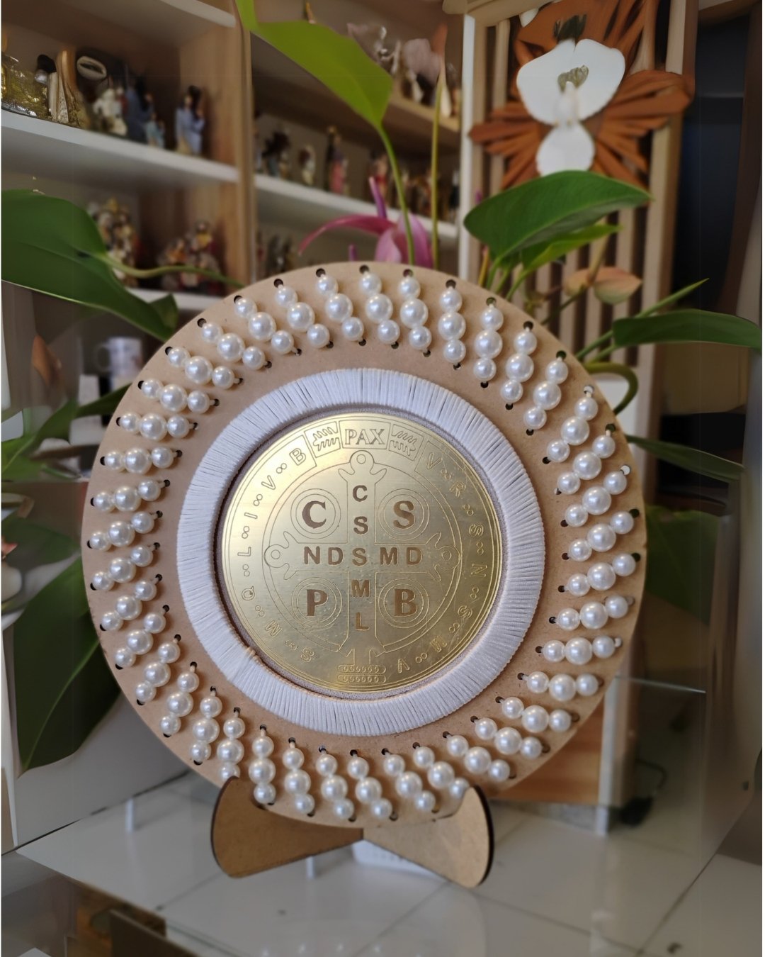 Mandala Medalha São Bento com Pérolas | Proteção e Fé