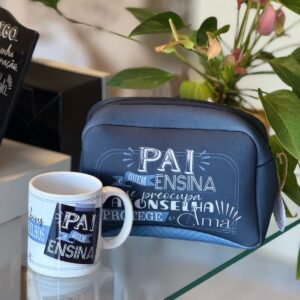 Kit Dia dos Pais: Caneca e Necessaire "Pai que Ensina" | Mãe de Deus Aju