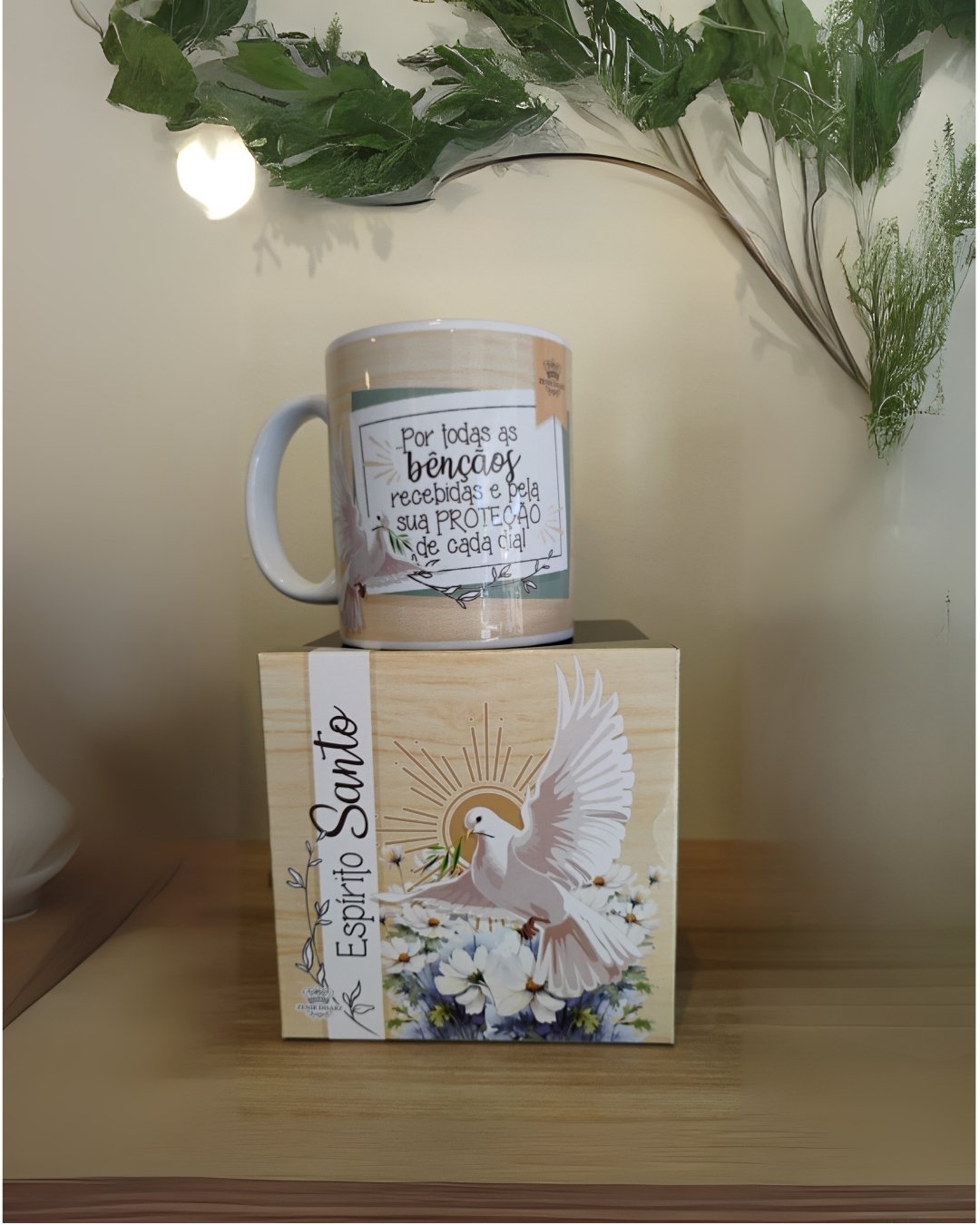 Caneca Divino Espírito Santo Bênçãos e Proteção | Mãe de Deus Aju