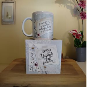 Caneca "Tudo Posso Naquele que me Fortalece" com Caixa | Mãe de Deus Aju