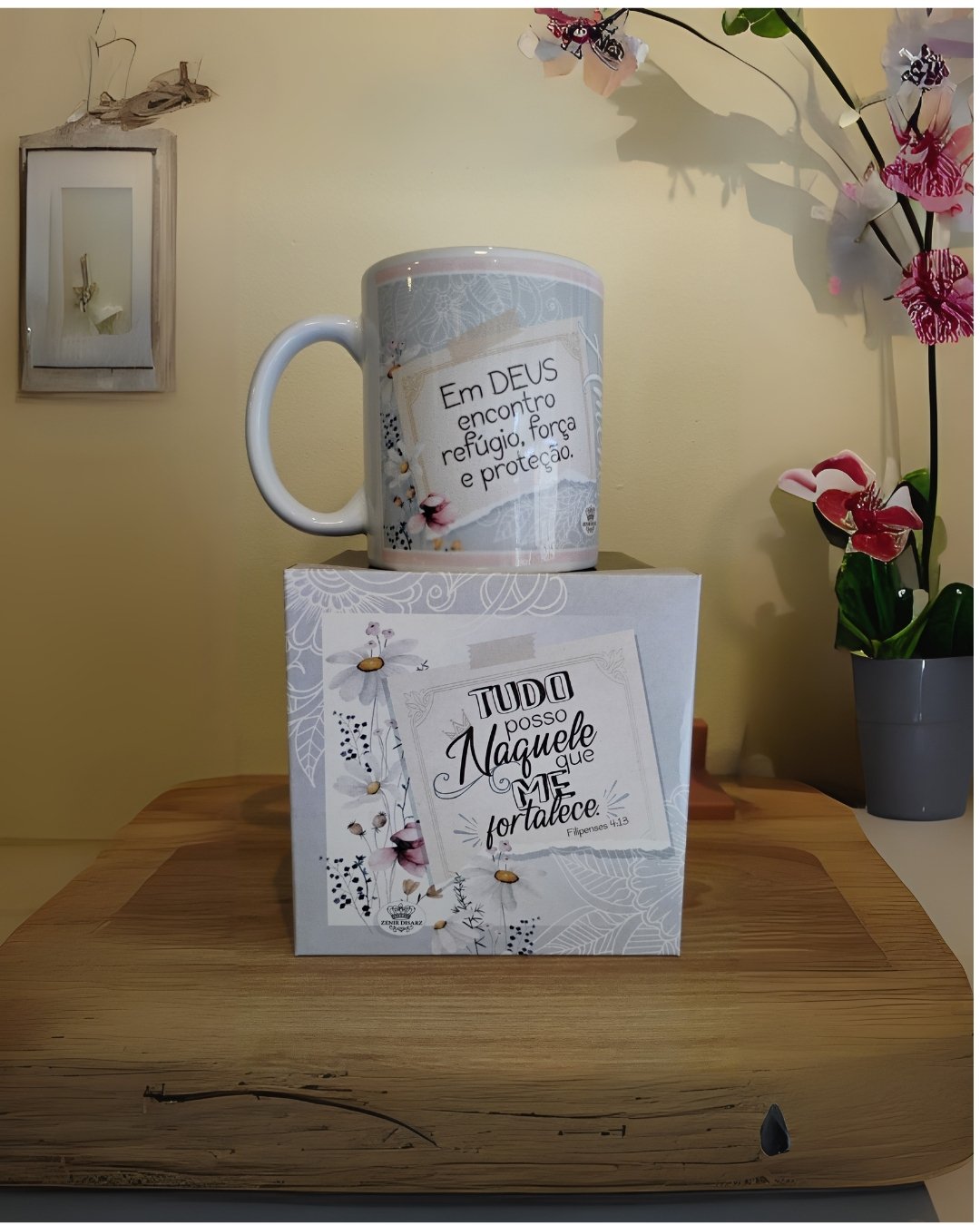 Caneca "Tudo Posso Naquele que me Fortalece" com Caixa | Mãe de Deus Aju