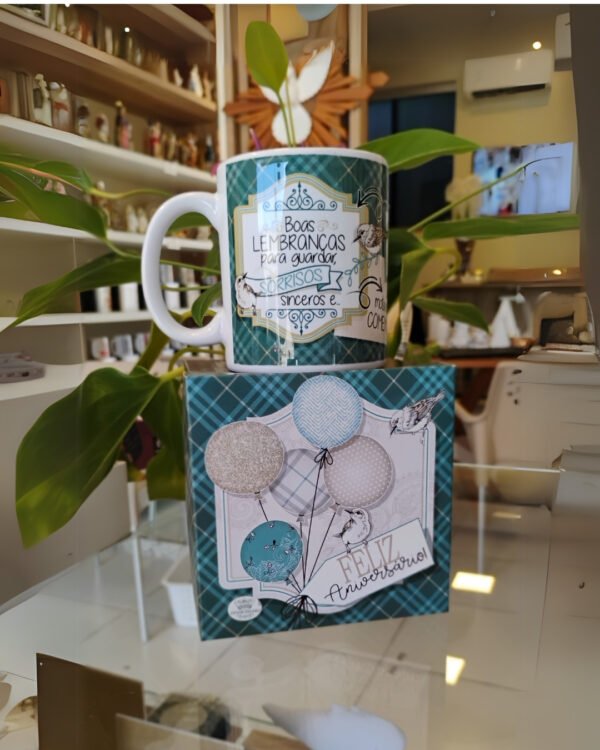 Caneca de Aniversário "Boas Lembranças" com Caixa | Mãe de Deus Aju