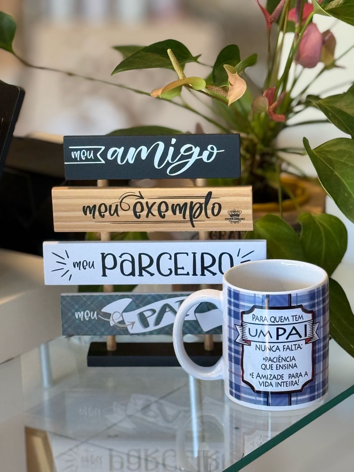 Kit Dia dos Pais: Caneca "Amizade" e Enfeite de Mesa | Mãe de Deus Aju