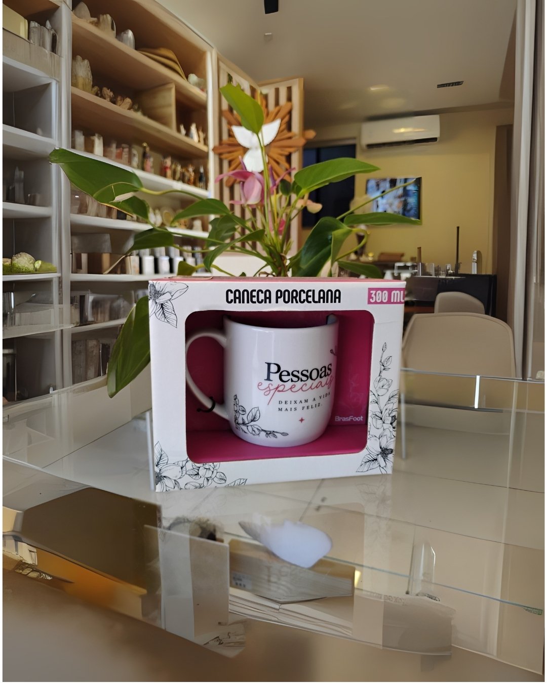 Caneca "Pessoas Especiais Deixam a Vida Mais Feliz" 300ml | Mãe de Deus Aju