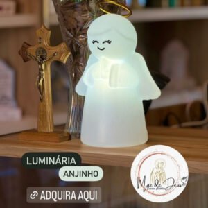 Luminária de Anjinho em LED para criar um ambiente de paz e proteção. Luz noturna ideal para quartos e espaços de oração.