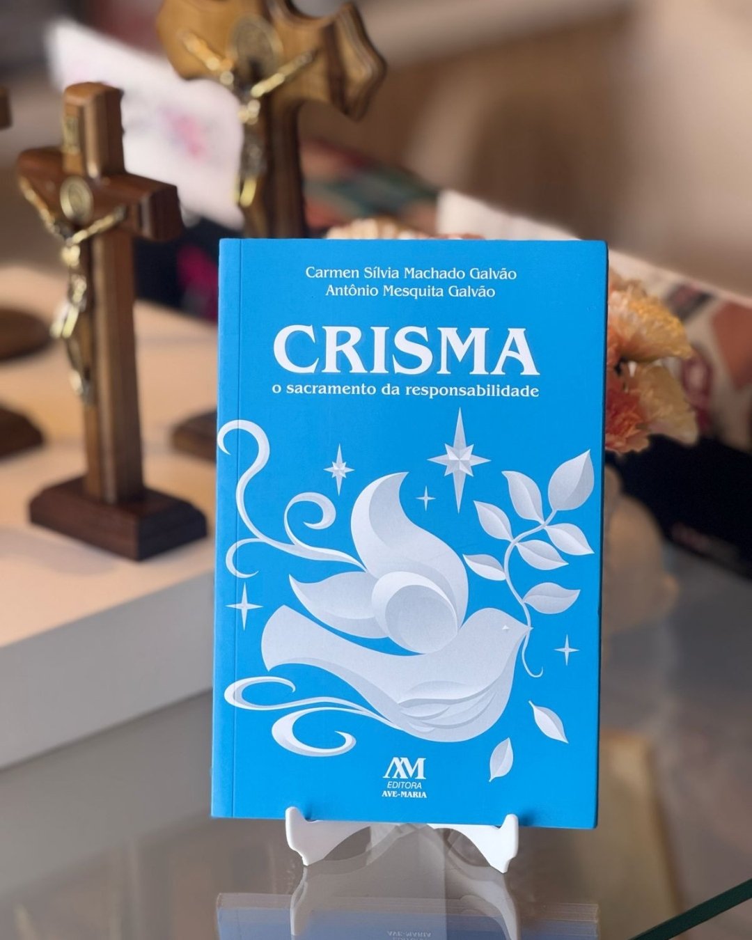 Preparação para o sacramento da Crisma. Entenda seu significado e aprofunde sua fé com este guia completo e inspirador.
