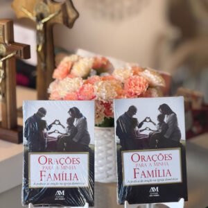 Fortaleça a fé do seu lar com o livro "Orações para a Minha Família". Um guia prático para a oração doméstica e a união em Cristo.